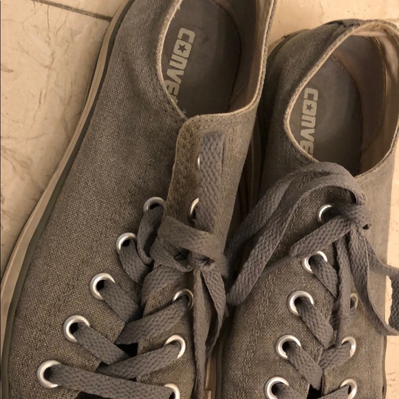 Gray Low top converses size 8 - Picture 3 of 7